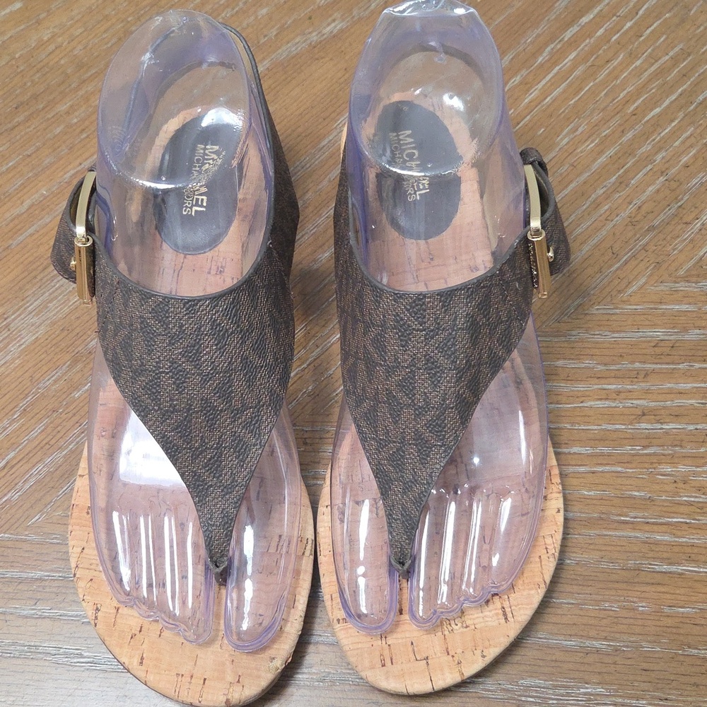 Michael Kors London Thong Style Sandals, Signature Logo Print, Size 6.5 - Picture 3 of 9